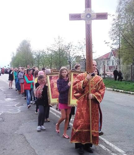 Вулицями м. Долина відбувся щорічний хресний хід.(ФОТО)